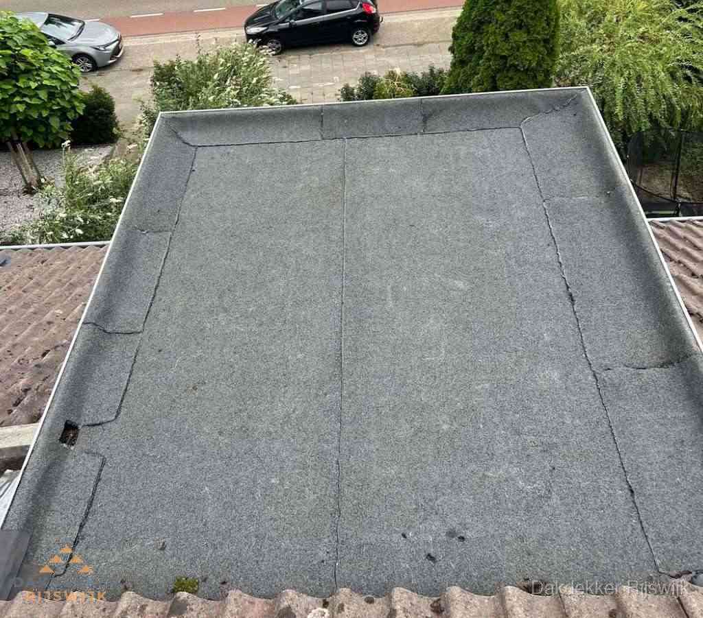 Dakbedekking schuur met bitumen in Rijswijk